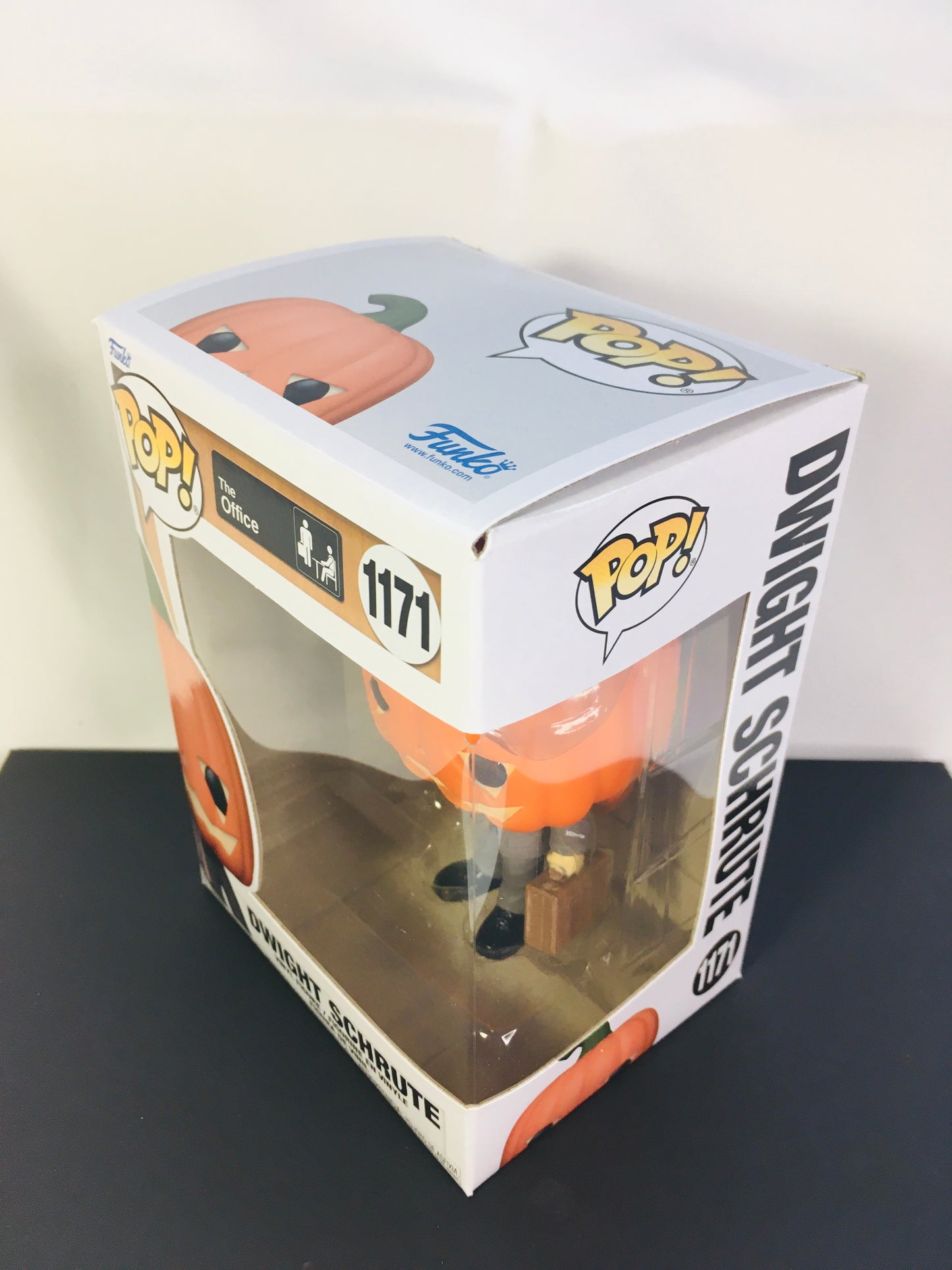 Nabestelling: Funko Pop Dwight Schrute 1171 Pompoenhoofd