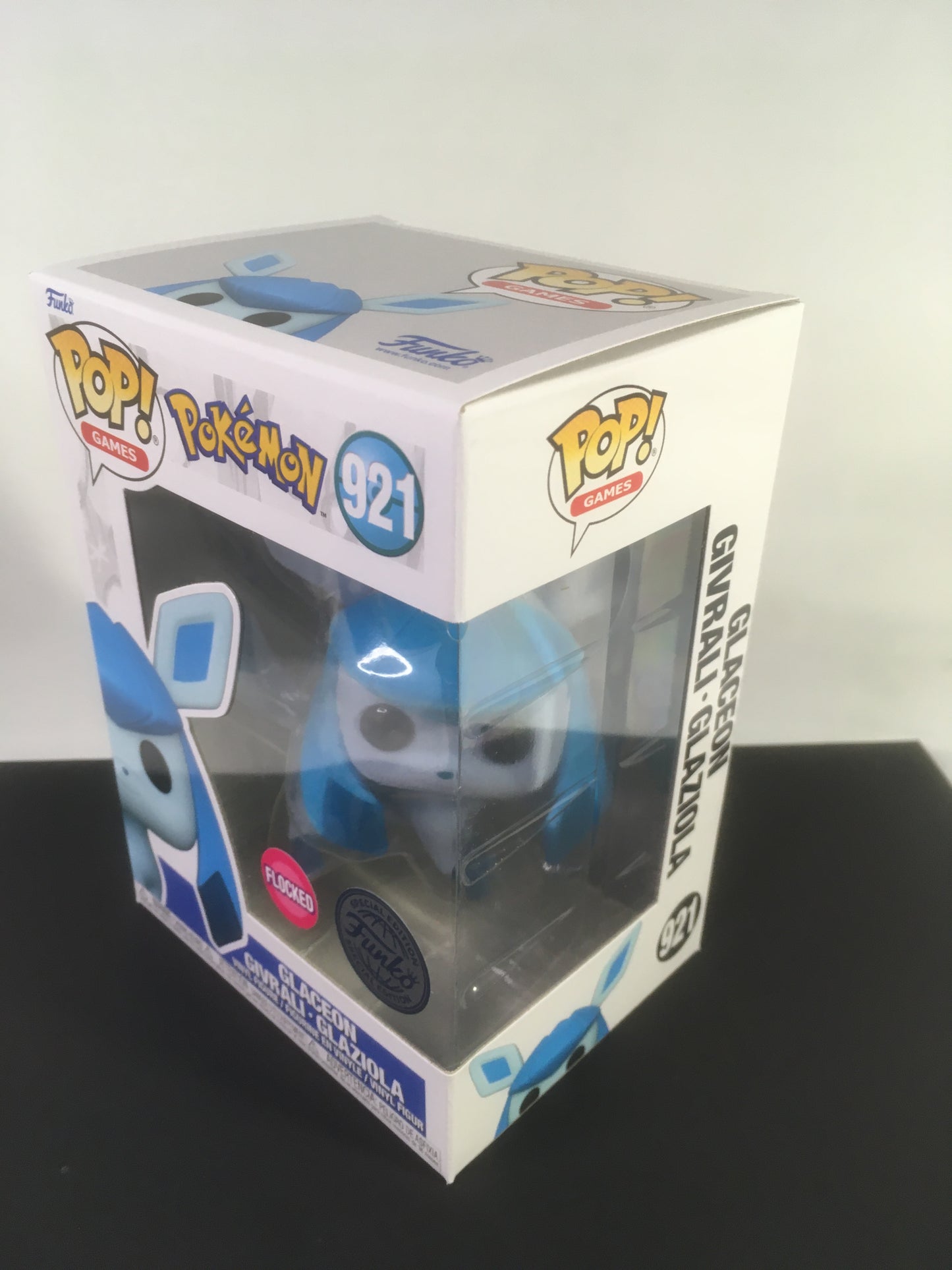 Funko Pop Glaceon 921 Flocked