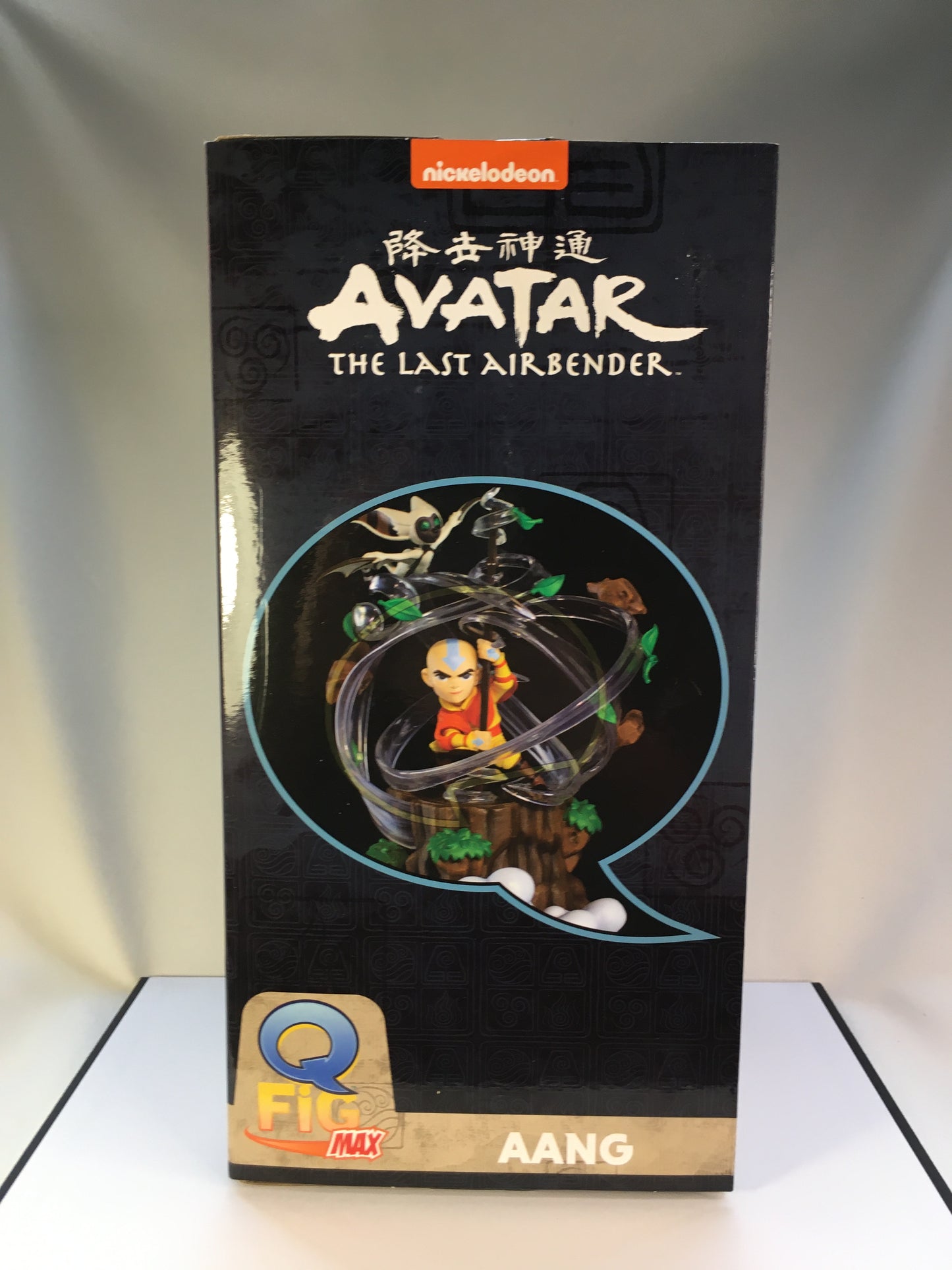 Aang with Momo Q Fig Max Elite Avatar the Last Airbender Figure Statue